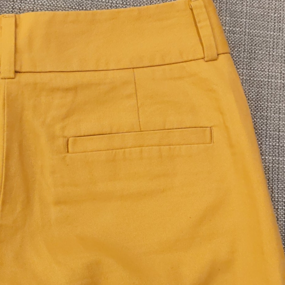 Loft Shorts - Picture 3 of 4